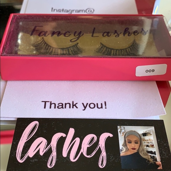 Lashes - Picture 5 of 5